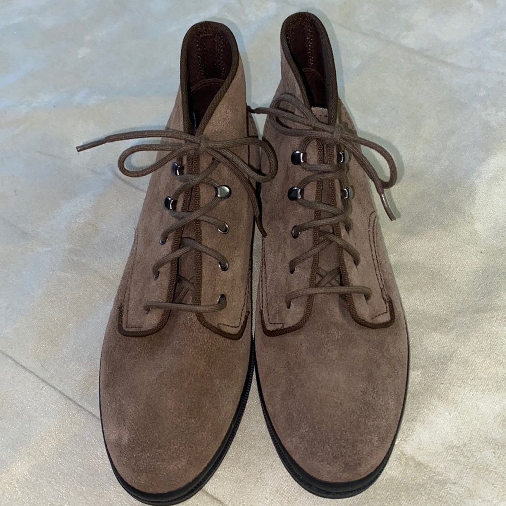 Keds Suede/Leather Shoes NWOT 7.5